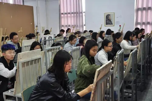 為什么大多數美術生會選擇設計類專業？1