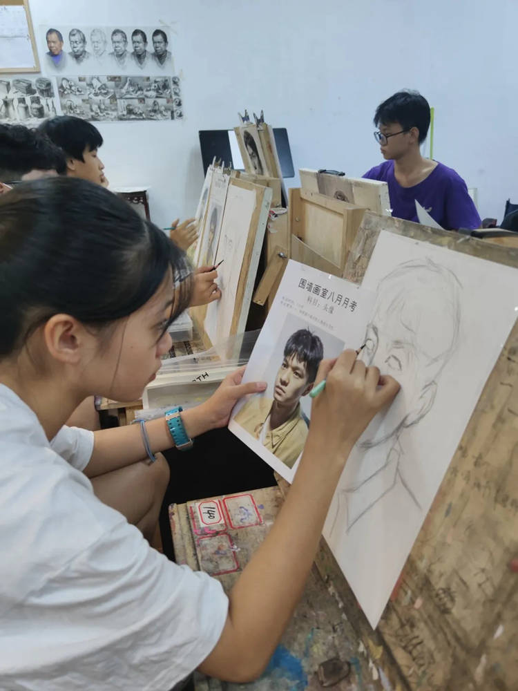 廣州圍墻畫室2021屆第一次月考，不知你們的戰績如何,07