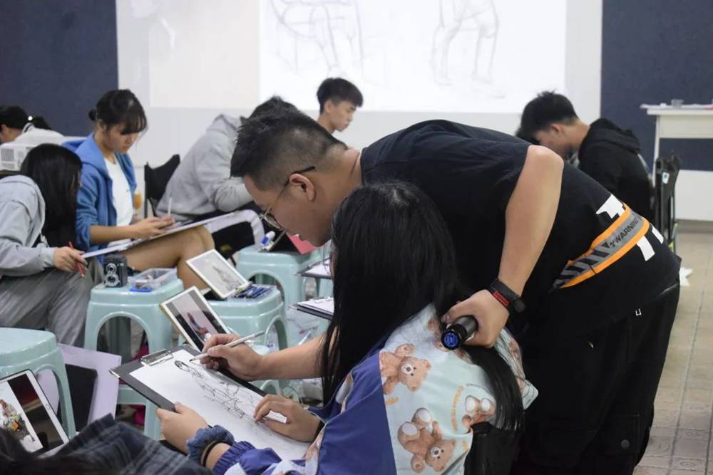 21屆廣州圍墻畫室【魔鬼特訓(xùn)】—16小時(shí)挑戰(zhàn)一切不可能,24